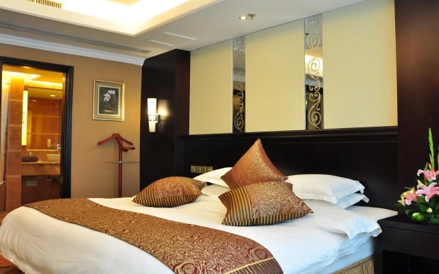 Kunming Green Land Hotel