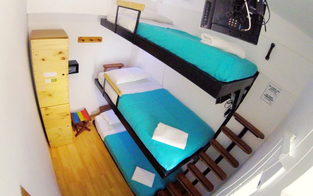 Hostal De La 57 - Hostel