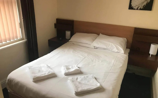 Newbury Hotel