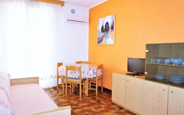 Apartment in Caorle Near Beach & Pool