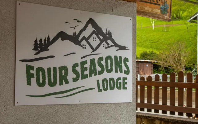 Four Seasons Lodge