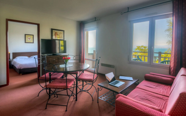 Zenitude Hotel-Residences Les Terrasses du Lac