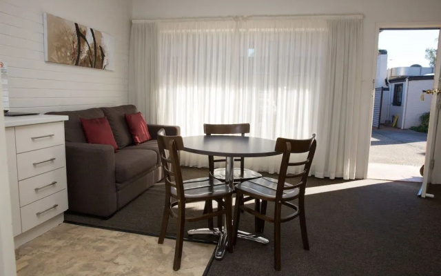 Centralpoint Motel
