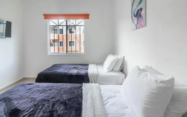 Excellent 2 bedroom apartment close to the beach