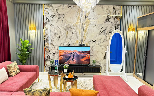 Royal Rentals (Роял Ренталс) на улице Амира Темура 86