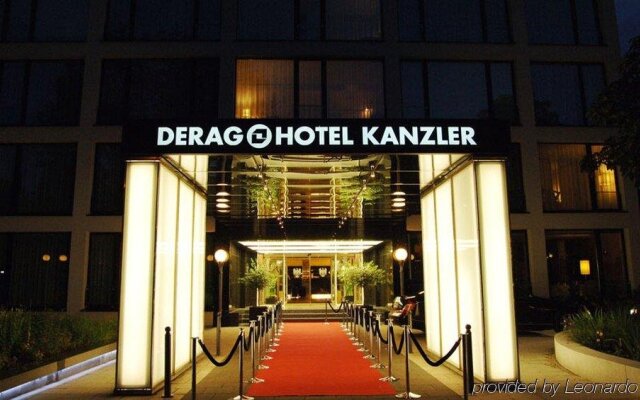 Отель Living Hotel Kanzler Германия, Бонн - отзывы, цены и фото номеров - забронировать отель Living Hotel Kanzler онлайн вид на фасад