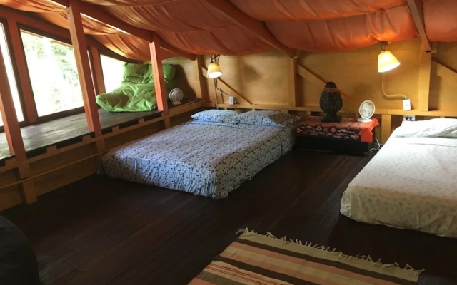 Dolphin Bay Hideaway