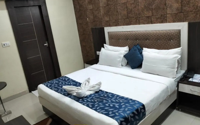 Green Leaf Hotel