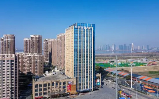 Kyriad Hotel (Wuhan Jiangxia University Town)