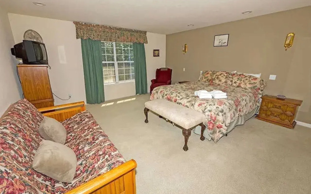 2184 Marshall Trail 5 Bedroom Home by RedAwning
