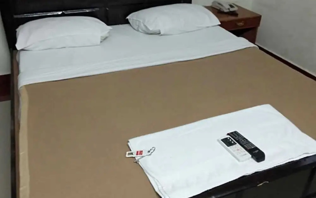 Iroomz Lotus Grand