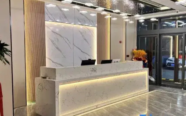 Tianzhu Silk Road Mercure Hotel (Huazang Plaza)
