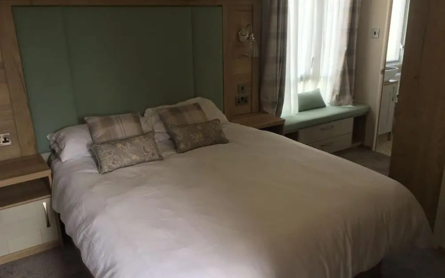 Prime Location 3-bed Chalet in Seal Bay, Selsey