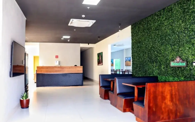 Fly Hotel