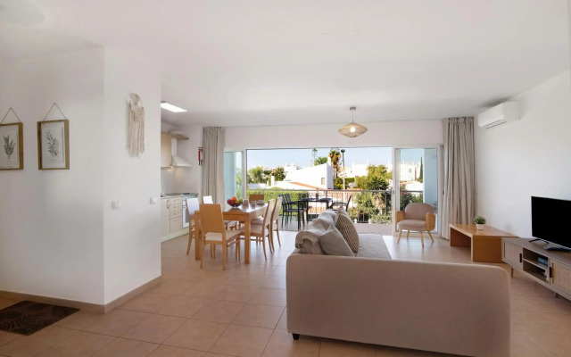 Costa Cabanas 32