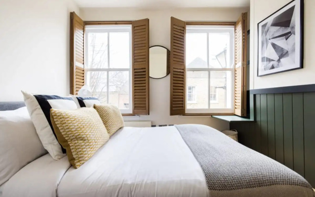 The Stepney Star - Bright & Modern 2BDR with Terrace