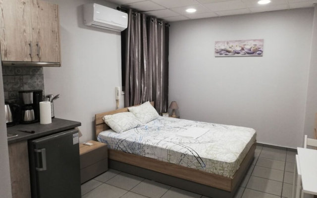 Cozy Studio Near Acropolis