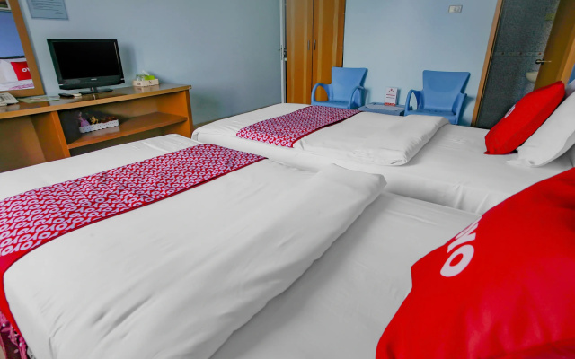 OYO 90072 Apri Inn Syariah