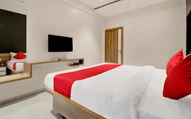 Radhika Ex by OYO Rooms