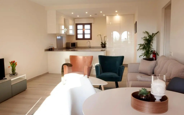 Desert Springs Apartment 354