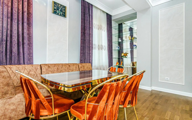 Buta Palace sweet home 903