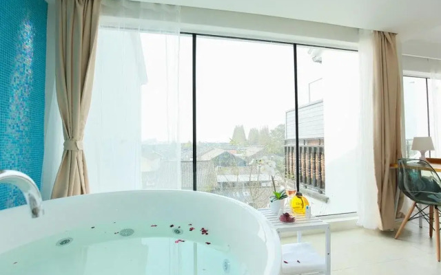 Xitang J Langman Zhenshui Holiday Hotel
