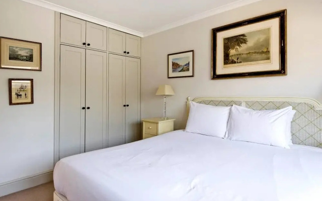 Bright 2-Bed Apartment in Fashionable Chelsea