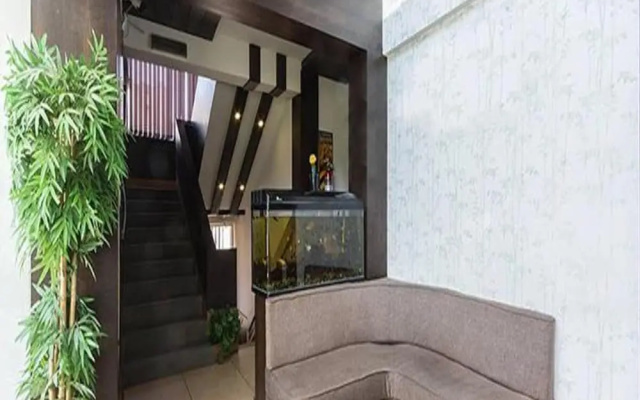 Fabhotel Sholas Residency I