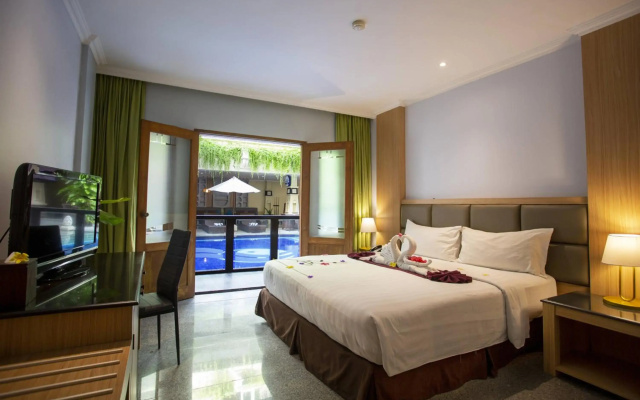 Famous Hotel Kuta