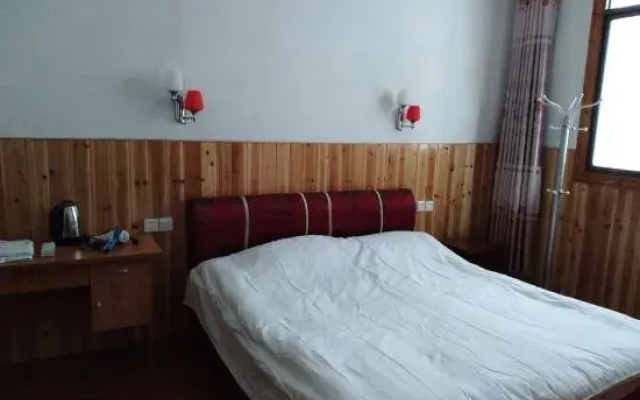 Jiangling Huafeng Inn