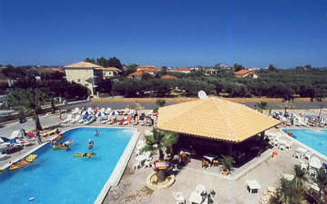 Dimis Studios And Apartments