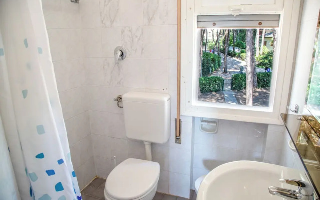 Spacious First-floor Flat Near the Beach