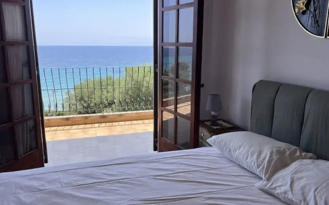 kaloutsikos sea view house