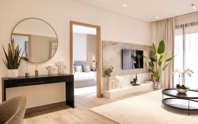 Resort Apartments - Royal Amwaj South