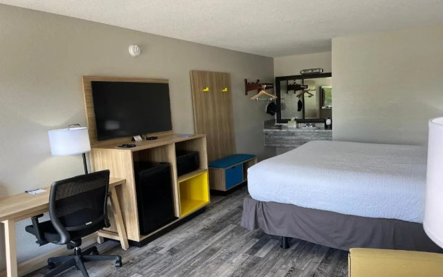 Days Inn by Wyndham Branson Ozarks