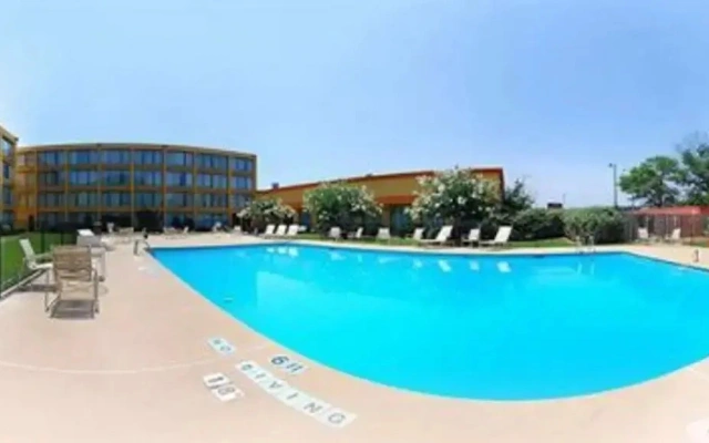 Rodeway Inn & Suites Conference Center