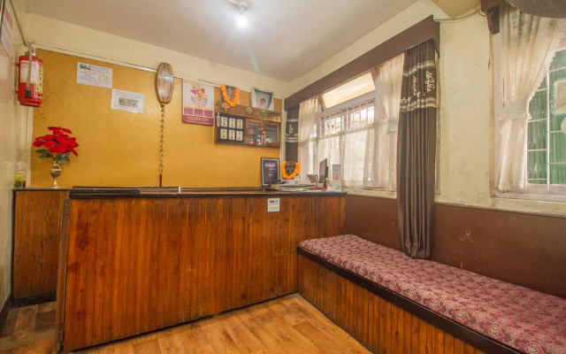 OYO 65653 Hotel Dil