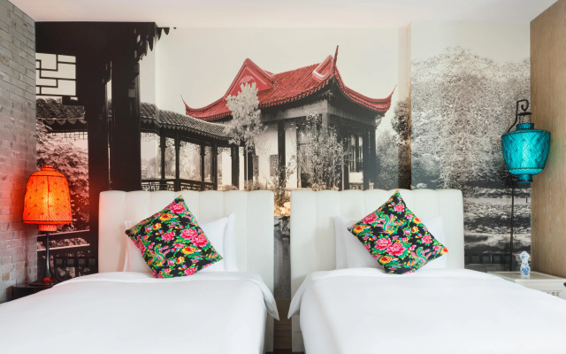 Hotel Indigo Shanghai on The Bund by IHG