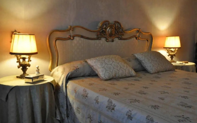 Villa La Vescogna, Historic House with Pool