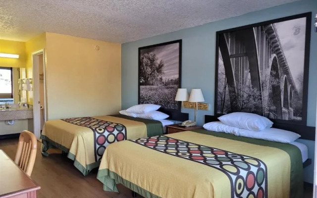 Super 8 Arkadelphia Caddo Valley Area
