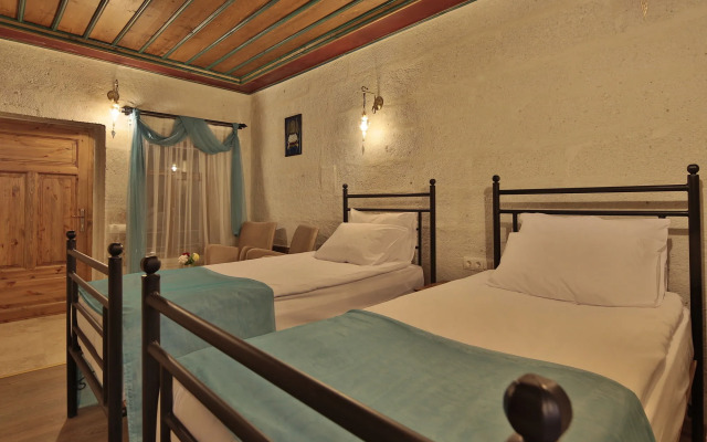 Jacob's Cave Suites