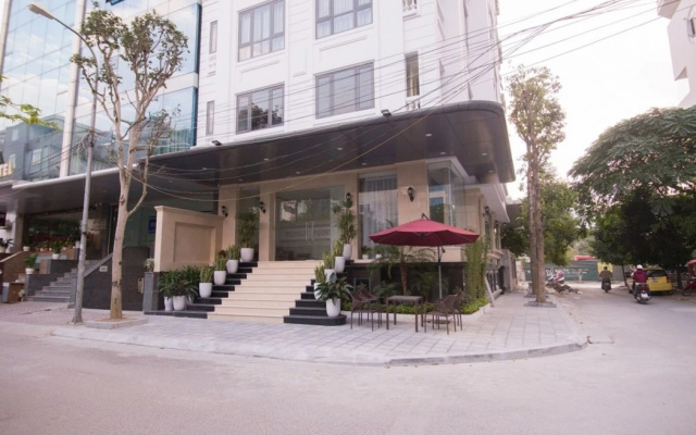 Poonsa Tran Thai Tong
