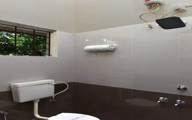 OYO 9118 Saravana Inn
