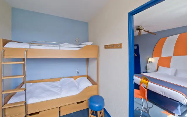 Explorers Hotel