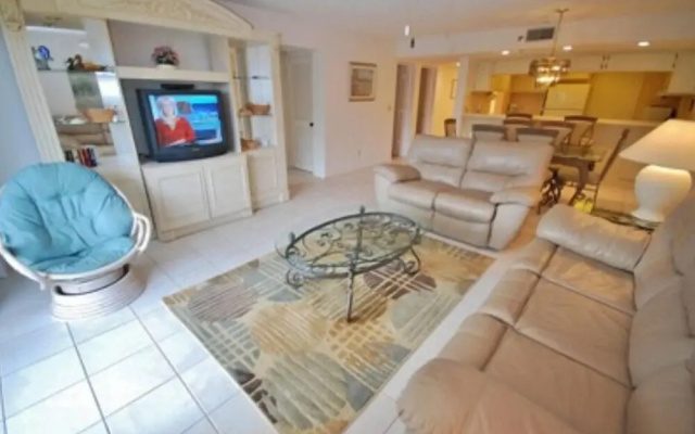 Silver Sands 101 Apartment 2