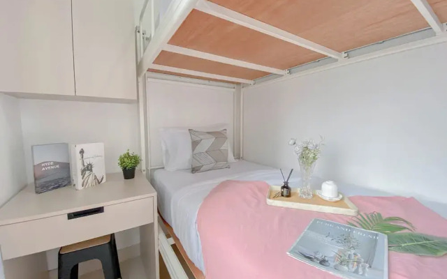 Homey And Tranquil 2Br Apartment Transpark Cibubur