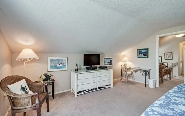 Turtleback 09 3 Bedroom Villa by RedAwning