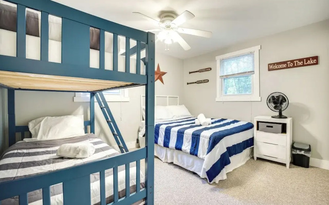 Renovated, Spacious Retreat in Union Pier!