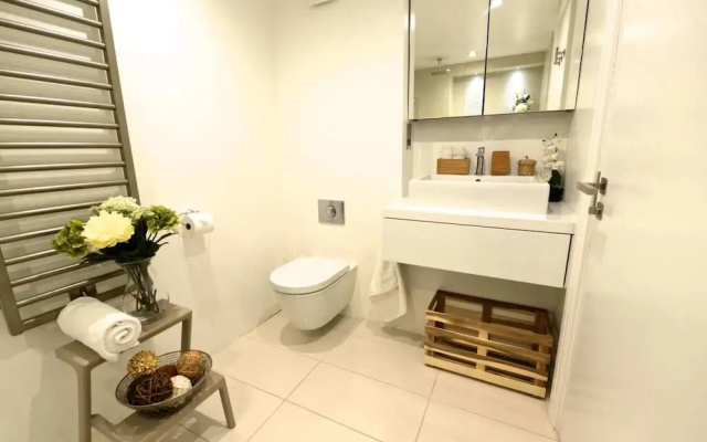 New Luxury 3bed/2bath Apartment - Covent Garden!!