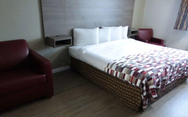Ramada by Wyndham Medford Airport North